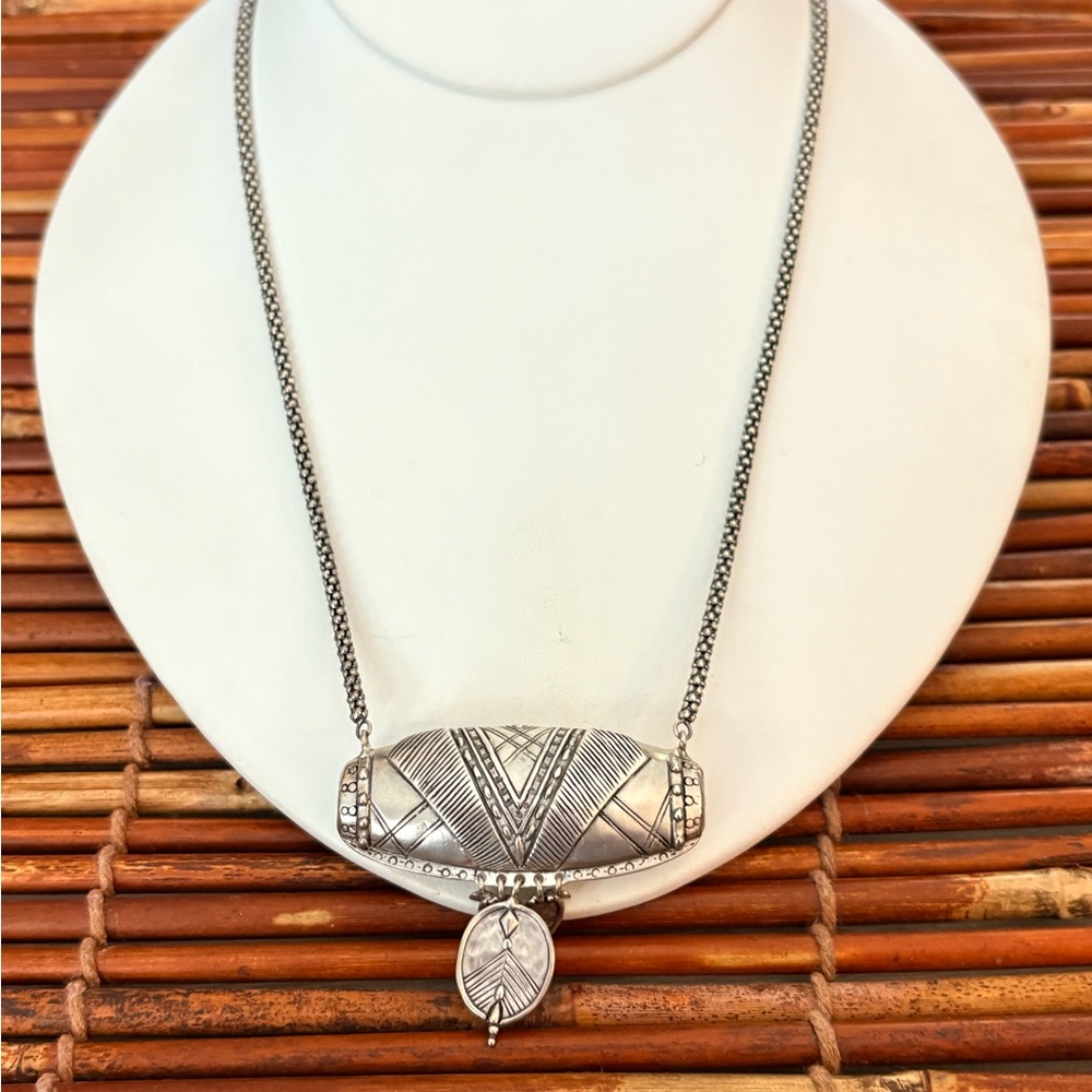 Silpada Etched Sterling Silver Necklace with Geometric Leaf Design 20”-22”